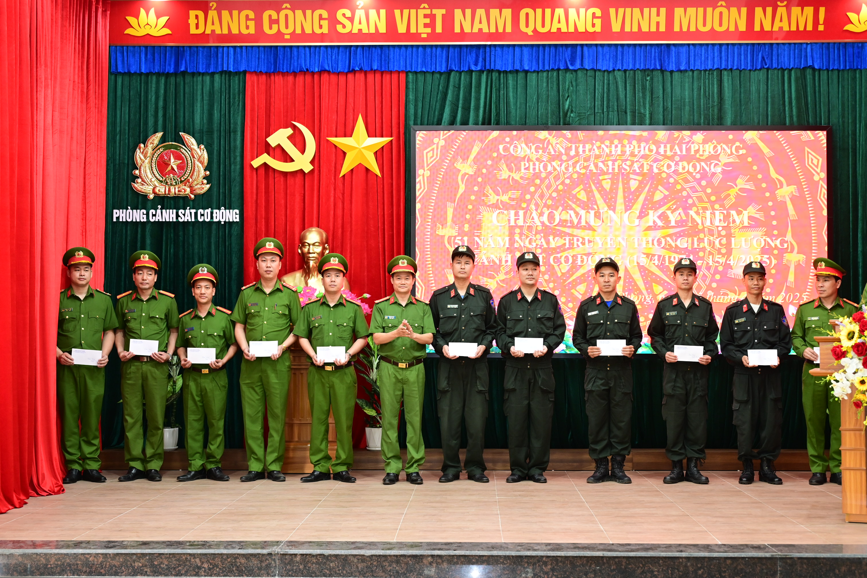 Phòng Cảnh sát cơ động CATP: Kỷ niệm 51 năm Ngày truyền thống lực lượng